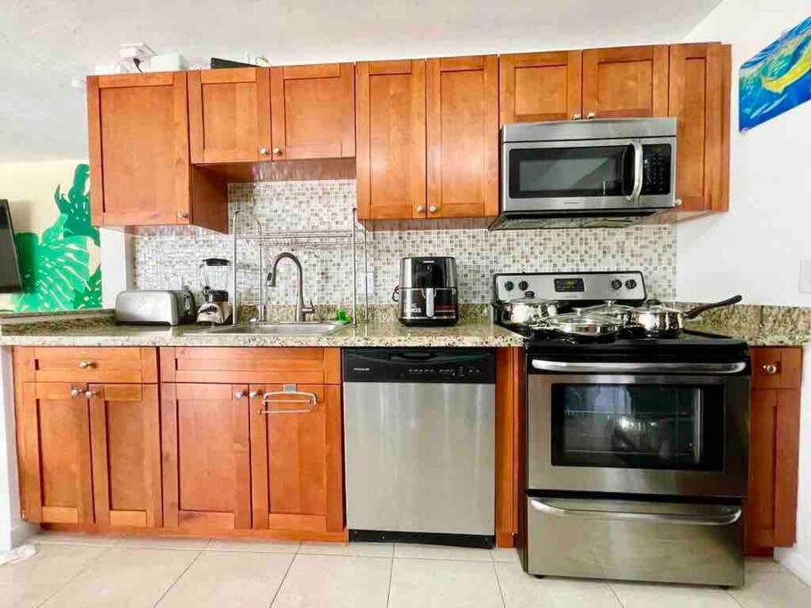 Jungle To Beach 4 R 3 Bedroom Family And Pet Heated Pool N Airport N Beach N Hard Rock Fort Lauderdale Exterior foto